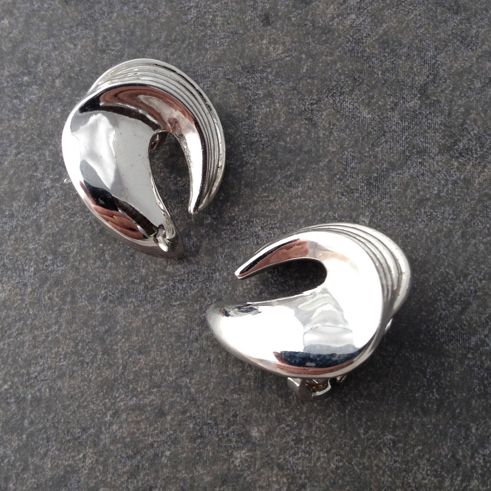 Vintage Modernist Earrings by Trifari